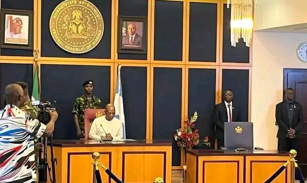 BREAKING: Administrator of Rivers State, Vice Admiral Ibok-Ete Ibas (Rtd) Arrives Government House in Port Harcourt, Rivers State