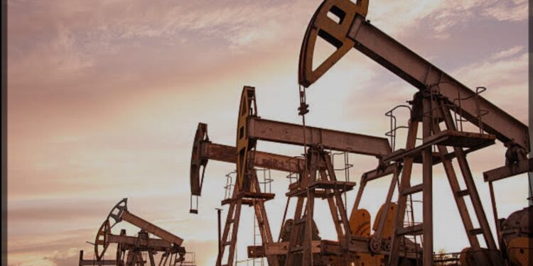 Oil Prices Decline Toward $70/Barrel Amid Rising Russian Supply Concerns