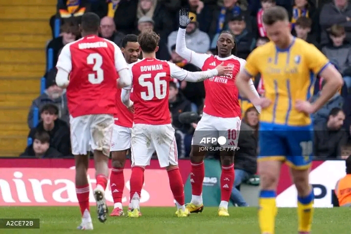 Arsenal Survive Mansfield Scareto Advance