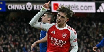 Youngster Unlocks Stubborn Everton for Arsenal